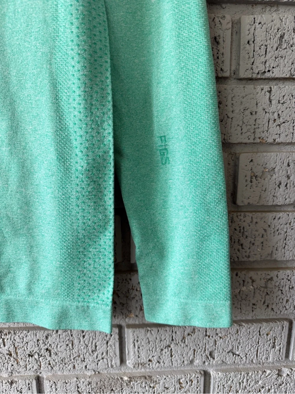 Figs Makato Seamless Longsleeve Underscrub Surgical Green Mint Men’s Small